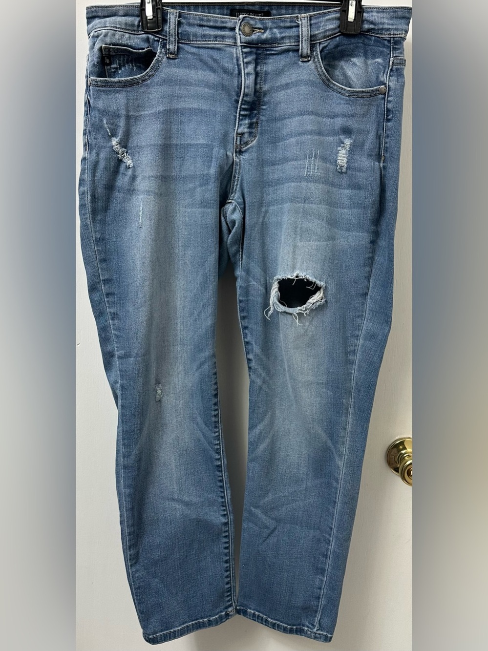 Judy Blue Distressed Medium Blue Cropped Jeans